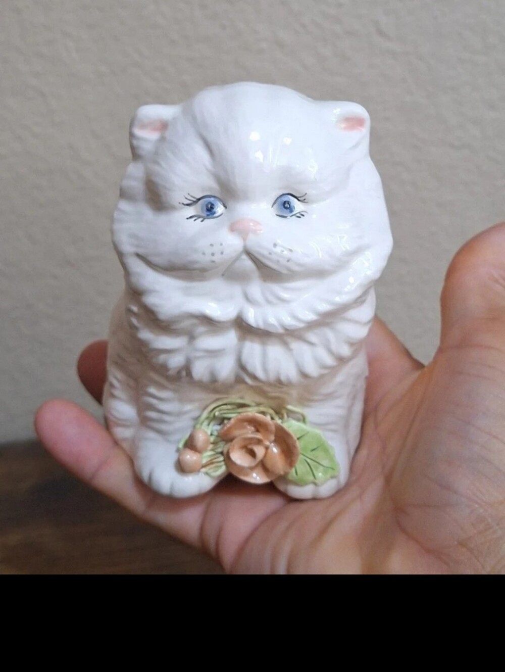 Adorable Vintage Hand Painted Ceramic 4 1/2" Tall White Fluffy Cat